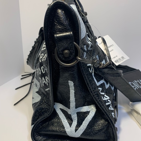 BALENCIAGA
Classic City AJ Graffiti-Print Satchel - Picture 3 of 8